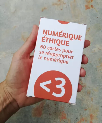 Numérique éthique paquet du jeu de cartes